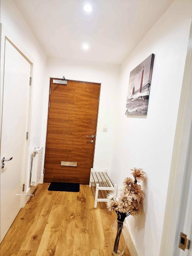 Your Riverside Home 2 With Private Balcony Londres Exterior foto